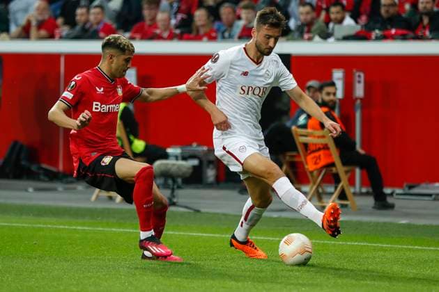 Bryan CRISTANTE AS Roma, 4 , Exequiel PALACIOS Bayer 04 Leverkusen, 25 Leverkusen, Football UEFA Europa League Semi Final, Bayer 04 Leverkusen AS Roma, 18 05 2023, BayArena, Leverkusen UEFA regulations prohibit any use of photographs as image sequences and or quasi video Â