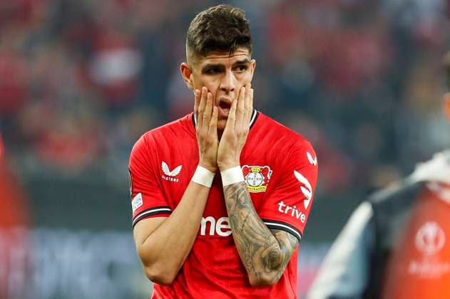 Piero HINCAPIE Bayer 04 Leverkusen, 3 sad after the game Leverkusen, football UEFA Europa League semi-final, Bayer 04 Leverkusen AS Rome, 18 05 2023, BayArena, Leverkusen UEFA regulations prohibit any use of photographs as image sequences and or quasi video Â