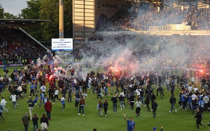 19 05 2023, xdcx, football 2 Bundesliga, SV Darmstadt 98 1 FC Magdeburg, emonline, emspor, despor, v l , Darmstadt celebrates promotion to Bundesliga DFL DFB REGULATES PROHIBIT ANY USE OF PHOTOGRAPHS AS IMAGE SEQUENCES AND OR QUASI VIDEO Copyright: HMBxMedia Claus