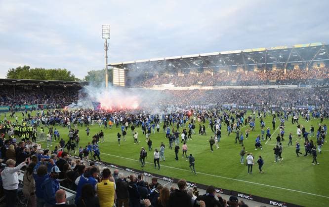 19 05 2023, xdcx, football 2 Bundesliga, SV Darmstadt 98 1 FC Magdeburg, emonline, emspor, despor, v l , Darmstadt celebrates promotion to Bundesliga DFL DFB REGULATES PROHIBIT ANY USE OF PHOTOGRAPHS AS IMAGE SEQUENCES AND OR QUASI VIDEO Copyright: HMBxMedia Claus