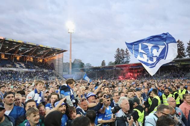 19 05 2023, xdcx, football 2 Bundesliga, SV Darmstadt 98 1 FC Magdeburg, emonline, emspor, despor, v l , Darmstadt fans celebrate Bundesliga promotion DFL DFB REGULATES PROHIBIT ANY USE OF PHOTOGRAPHS AS IMAGE SEQUENCES AND OR QUASI VIDEO Copyright: HMBxMedia Claus