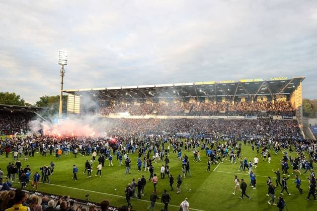 Darmstadt, 19 May 2024 Football 2 Bundesliga SV Darmstadt 98 1 FC Magdeburg v l , the fans cheer jubilant after the end of the game, run onto the field DFL DFB REGULATES PROHIBIT ANY USE OF PHOTOGRAPHS as IMAGE SEQUENCES and or QUASI VIDEO Copyright: JoaquimxFerreira