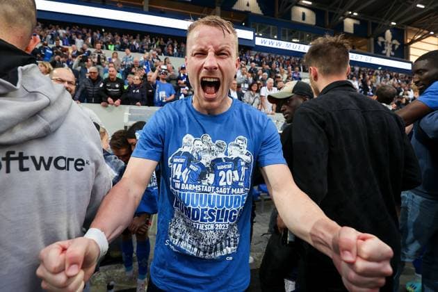 Darmstadt, 19 May 2024 Football 2 Bundesliga SV Darmstadt 98 1 FC Magdeburg v l , Fabian Holland SV Darmstadt 98 cheer cheers after end of match DFL DFB REGULATES PROHIBIT ANY USE OF PHOTOGRAPHS as IMAGE SEQUENCES and or QUASI VIDEO Copyright: JoaquimxFerreira