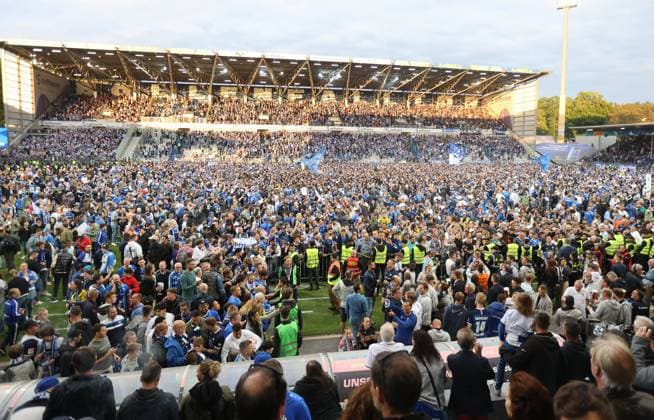 Bilder des Jahres 2023, Sport 05 Mai Sport Themen der Woche KW20 Darmstadt feiert den Aufstieg, SV Darmstadt 98 vs. FC Magdeburg, 2. Fussball-Bundesliga, Fussball, 33. Spieltag, 19.5.2023, DFL REGULATIONS PROHIBIT ANY USE OF PHOTOGRAPHS AS IMAGE SEQUENCES AND OR QUASI-hVIDEO, SV Darmstadt 98 vs. FC Magdeburg, 2. Fussball-Bundesliga, Fussball, 33. Spieltag, 19.5.2023 Darmstadt *** Darmstadt celebrates promotion, SV Darmstadt 98 vs FC Magdeburg, 2 Football Bundesliga, Football, 33 Matchday, 19 5 2023, DFL REGULATES PROHIBIT ANY USE OF PHOTOGRAPHS AS IMAGE SEQUENCES AND OR QUASI hVIDEO, SV Darmstadt 98 vs FC Magdeburg, 2 Football Bundesliga, Football, 33 Matchday, 19 5 2023 Darmstadt Copyright: xEibner-Pressefoto JoergxNiebergax EP_EER