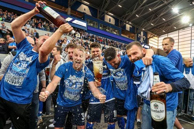 Darmstadt, 19 May 2024 Football 2 Bundesliga SV Darmstadt 98 1 FC Magdeburg v l , Matthias Bader SV Darmstadt 98 , Fabian Holland SV Darmstadt 98 , Mathias Honsak SV Darmstadt 98 , Emir Karic SV Darmstadt 98 , Goalkeeper Steve Kroll SV Darmstadt 98 cheer cheers after end of game DFL DFB REGULATIONS PROHIBIT ANY USE OF PHOTOGRAPHS as IMAGE SEQUENCES and or QUASI VIDEO Copyright: JoaquimxFerreira