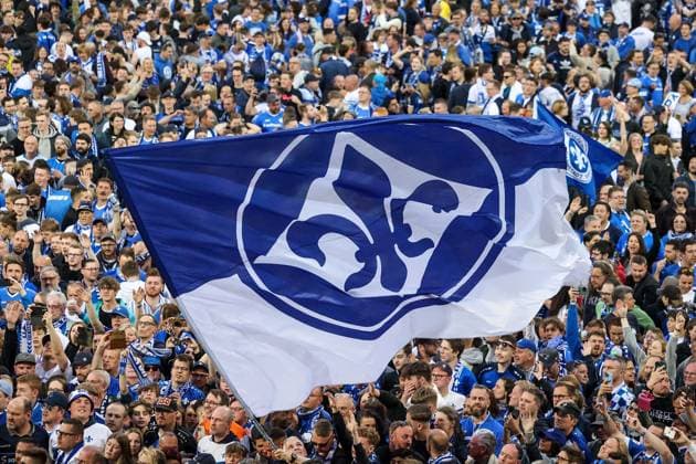 Sport Themen der Woche KW20 Sport Bilder des Tages Darmstadt, 19.Mai 2024 Fussball 2. Bundesliga SV Darmstadt 98 - 1. FC Magdeburg v.l., Die fans stürmen den Platz, Fans,Stimmung, Schals, Trikots, Emotionen, SV Darmstadt 98 Fahne (DFL DFB REGULATIONS PROHIBIT ANY USE OF PHOTOGRAPHS as IMAGE SEQUENCES and or QUASI-VIDEO) *** Darmstadt, 19 May 2024 Football 2 Bundesliga SV Darmstadt 98 1 FC Magdeburg v l , The fans storm the pitch, fans,mood, scarves, jerseys, emotions, SV Darmstadt 98 flag DFL DFB REGULATIONS PROHIBIT ANY USE OF PHOTOGRAPHS as IMAGE SEQUENCES and or QUASI VIDEO Copyright: JoaquimxFerreira