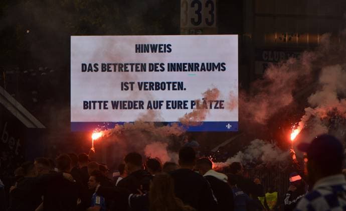 19 05 2023 Darmstadt, Merck Stadion am Böllenfalltor Saison 2022 2023, 2 Bundesliga SV Darmstadt 98 1 FC Magdeburg The notice prohibiting entry into the interior has no effect on fans emspor, DFL regulations prohibit any use of photographs as image sequences and or quasi video
