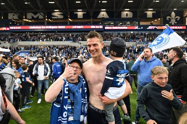 19 05 2023, xfux, Fussball 2 Bundesliga, SV Darmstadt 98 1 FC Magdeburg, emonline, emspor, v l Christoph Zimmermann SV Darmstadt 98 DFL DFB REGULATIONS PROHIBIT ANY USE OF PHOTOGRAPHS as IMAGE SEQUENCES and or QUASI VIDEO Licensing of the photographic work to SV Darmstadt 1898 e V and subsidiaries is not permitted NO release of or sale to SV Darmstadt 1898 e V Darmstadt