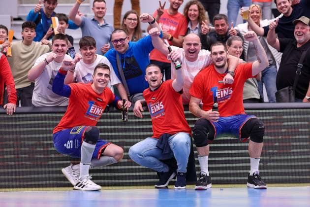 Cheering goal HBW after the match promotion to the 1 Bundesliga, Filip Vistorop HBW Balingen Weilstetten, 04 , Uros Todorovic HBW Balingen Weilstetten, 03 , Kristian Beciri HBW Balingen Weilstetten, 18 ¨¨HBW Balingen Weilstetten vs SG BBM Bietigheim, Handball, 2 Bundesliga, 35 Spieltag, Spielzeit 2022 2023, 20 05 2023, ¨¨HBW Balingen Weilstetten vs SG BBM Bietigheim, Handball, 2 Bundesliga, 35 Spieltag, Spielzeit 2022 2023, 20 05 2023 Balingen Copyright: xEibner-Pressefoto ThomasxSchipsx EP_EER