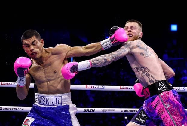 Bilder des Jahres 2023, Sport 05 Mai Sport Themen der Woche KW20 Sport Bilder des Tages Gary Cully vs Jose Felix Jr, 3 Arena, Dublin 20 5 2023 Gary Cully in action against Jose Felix Jr Gary Cully in action against Jose Felix Jr 20 5 2023  Copyright: x INPHO GaryxCarrx b056A8399