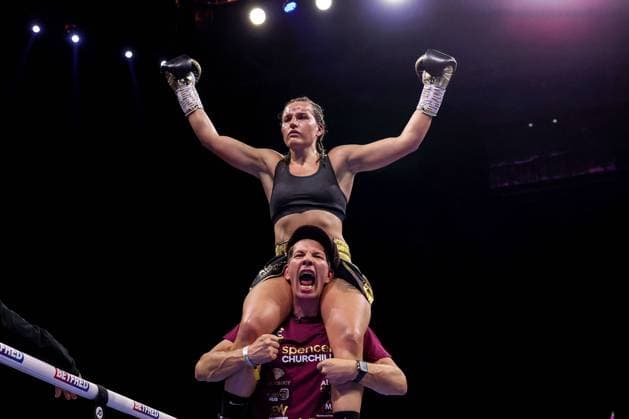 Bilder des Jahres 2023, Sport 05 Mai Sport Themen der Woche KW20 Sport Bilder des Tages Katie Taylor vs Chantelle Cameron, 3 Arena, Dublin 20 5 2023 Undisputed Super Lightweight Championship Chantelle Cameron celebrates after beating Katie Taylor by majority decision Chantelle Cameron celebrates after beating Katie Taylor by majority decision 20 5 2023  Copyright: x INPHO GaryxCarrx 056A2500