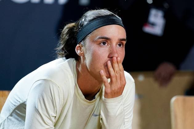 Internazionali BNL D™Italia 2023 - Day Thirteen Anhelina Kalinina of Ukraine looks dejected after retiring during the Women™s Singles Final match against Elena Rybakina of Kazakistan during Day Thirteen of the Internazionali BNL D Italia 2023 at Foro Italico on May 20, 2023 in Rome, Italy Rome Rome Italy  Copyright: xGiuseppexMaffiax originalFilename:maffia-internaz230521_npKFz.jpg