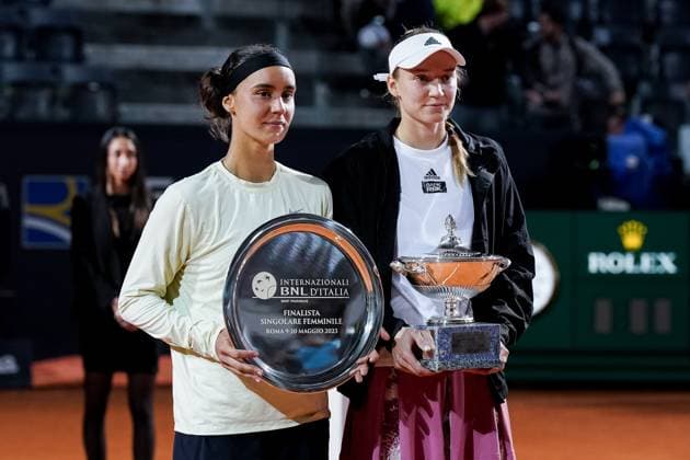 Internazionali BNL D™Italia 2023 - Day Thirteen Elena Rybakina of Kazakistan poses with Anhelina Kalinina of Ukraine at the end of the Women™s Singles Final match against Elena Rybakina of Kazakistan during Day Thirteen of the Internazionali BNL D Italia 2023 at Foro Italico on May 20, 2023 in Rome, Italy Rome Rome Italy  Copyright: xGiuseppexMaffiax originalFilename:maffia-internaz230521_nppsy.jpg