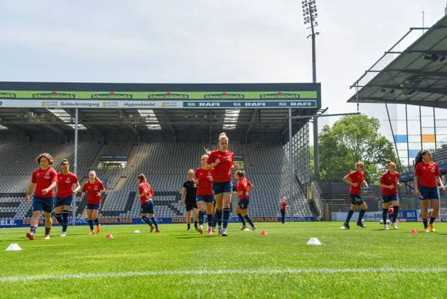 Football FLYERALARM Womens Bundesliga 21 Matchday 22 23 SC Freiburg vs 1 FC Koeln 21 05 2023 The 1 FC Koeln women warming up Football FLYERALARM Womens Bundesliga SC Freiburg vs 1 FC Koeln on Sunday, May 21, 2023 at the Dreisamstadion in Freiburg im Breisgau DFL REGULATIONS PROHIBIT ANY USE OF PHOTOGRAPHS AS IMAGE SEQUENCES AND OR QUASI VIDEO Copyright: xBEAUTIFULxSPORTS GerdxGruendlx