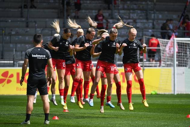 Football FLYERALARM Womens Bundesliga 21 Matchday 22 23 SC Freiburg vs 1 FC Koeln 21 05 2023 The SC Freiburg women warming up Football FLYERALARM Womens Bundesliga SC Freiburg vs 1 FC Koeln on Sunday, May 21, 2023 at the Dreisamstadion in Freiburg im Breisgau DFL REGULATIONS PROHIBIT ANY USE OF PHOTOGRAPHS AS IMAGE SEQUENCES AND OR QUASI VIDEO Copyright: xBEAUTIFULxSPORTS GerdxGruendlx