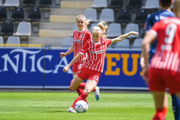 Football FLYERALARM Womens Bundesliga 21 Matchday 22 23 SC Freiburg vs 1 FC Koeln 21 05 2023 Judith Steinert SC Freiburg 13 on the ball Football FLYERALARM Womens Bundesliga SC Freiburg vs 1 FC Koeln on Sunday, May 21, 2023 at the Dreisamstadion in Freiburg im Breisgau DFL REGULATIONS PROHIBIT ANY USE OF PHOTOGRAPHS AS IMAGE SEQUENCES AND OR QUASI VIDEO Copyright: xBEAUTIFULxSPORTS GerdxGruendlx