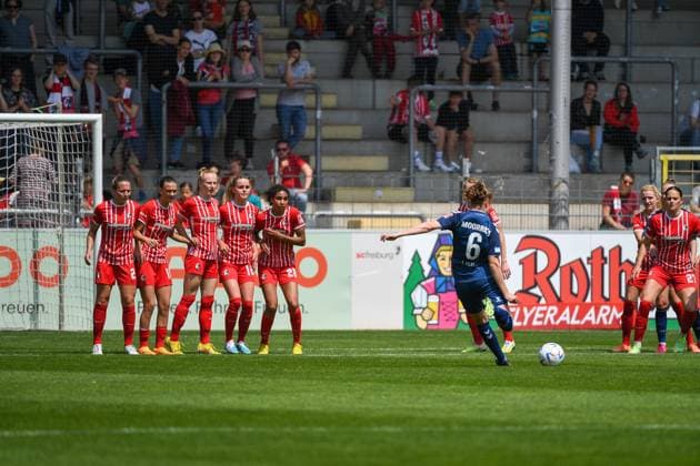 Football FLYERALARM Womens Bundesliga 21 Matchday 22 23 SC Freiburg vs 1 FC Koeln 21 05 2023 Myrthe Moorrees 1 FC Koeln 6 with a free kick for 1 FC Koeln Football FLYERALARM Womens Bundesliga SC Freiburg vs 1 FC Koeln on Sunday, May 21, 2023 at the Dreisamstadion in Freiburg im Breisgau DFL REGULATIONS PROHIBIT ANY USE OF PHOTOGRAPHS AS IMAGE SEQUENCES AND OR QUASI VIDEO Copyright: xBEAUTIFULxSPORTS GerdxGruendlx