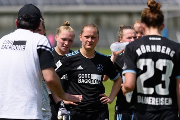 Luisa Guttenberger (2 1. FC Nuremberg) listen to her coach during a cooling break during the 2. Frauenbundesliga match between FC Bayern Munich II and 1. FC Nuremberg at Sportpark Aschheim, Germany. (Sven Beyrich SPP) Copyright: xSvenxBeyrich SPPx spp-en-SvBe-20230521-D75_3690