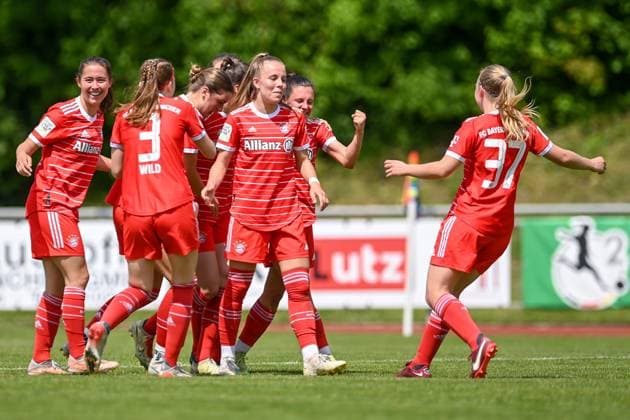 FC Bayern players celebrating the goal, goal, celebration, celebrating the goal to 2 0 by Sophia Weixler FCB, 16 2 v re half-covered, optimistic, action, action, 21 05 2023, Aschheim Germany , Football,2 Women Bundesliga, FC Bayern München II 1 FC Nürnberg, DFB DFL REGULATIONS PROHIBIT ANY USE OF PHOTOGRAPHS AS IMAGE SEQUENCES AND OR QUASI VIDEO xslx