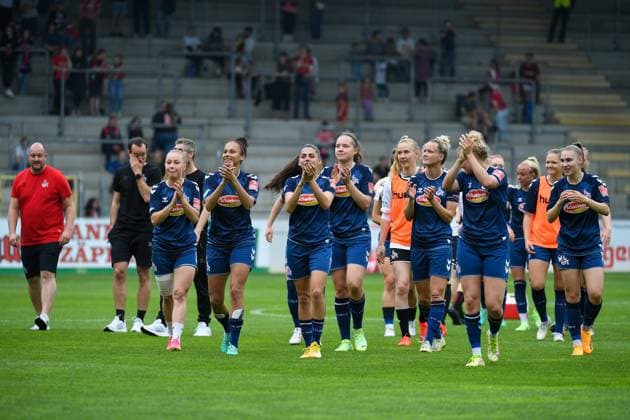 Football FLYERALARM Womens Bundesliga 21 Matchday 22 23 SC Freiburg vs 1 FC Koeln 21 05 2023 The 1 FC Koeln women thanked the traveling fans Football FLYERALARM Womens Bundesliga SC Freiburg vs 1 FC Koeln on Sunday, May 21, 2023 at the Dreisamstadion in Freiburg im Breisgau DFL REGULATIONS PROHIBIT ANY USE OF PHOTOGRAPHS AS IMAGE SEQUENCES AND OR QUASI VIDEO Copyright: xBEAUTIFULxSPORTS GerdxGruendlx