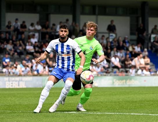 Football, Men, Season 2022 2023, Regionalliga Nordost 33 Matchday , Hertha BSC II Chemnitzer FC, v l Nader El Jindaoui Hertha BSC II , Marius Schreiber Chemnitzer FC , 21 05 2023, Copyright: xMatthiasxKochx