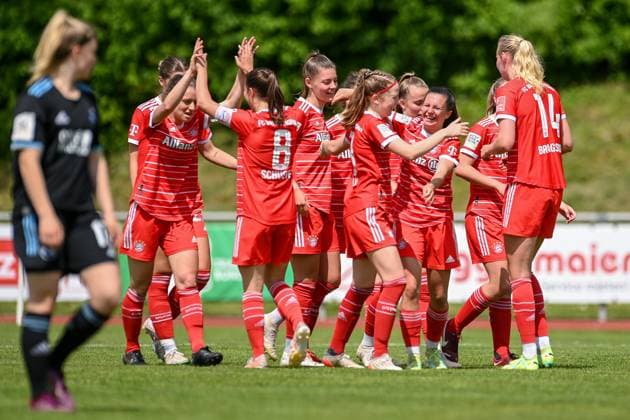 FC Bayern players celebrating the goal, celebration, goal, celebration, celebrating the goal to 2 0 by Sophia Weixler FCB, 16 3 v re , optimistic, action, action,, 21 05 2023, Aschheim Germany , football,2 Women Bundesliga, FC Bayern München II 1 FC Nürnberg, DFB DFL REGULATIONS PROHIBIT ANY USE OF PHOTOGRAPHS AS IMAGE SEQUENCES AND OR QUASI VIDEO xslx