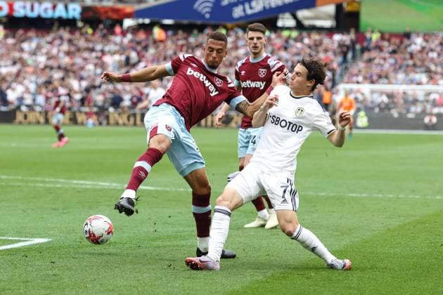West Ham v Leeds 21 May 2023, London - Premier League Football - West Ham United v Leeds United - Thilo Kehrer of West Ham and Brenden Aaronson of Leeds United - Photo: Charlotte Wilson Offside. Lodnon UK *** West Ham gegen Leeds 21. Mai 2023, London Premier League Fußball West Ham United gegen Leeds United Thilo Kehrer von West Ham und Brenden Aaronson von Leeds United Foto Charlotte Wilson Abseits Lodnon UK  Copyright: xCharlottexWilsonx xOffsidexOffside
