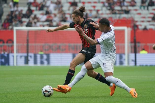 Billal Brahimi (OGC Nice) - Rafael Ratao (Toulouse) FOOTBALL : OGC Nice vs Toulouse - Ligue 1 Uber Eats - Nice - 21 05 2023 NorbertScanella Panoramic 