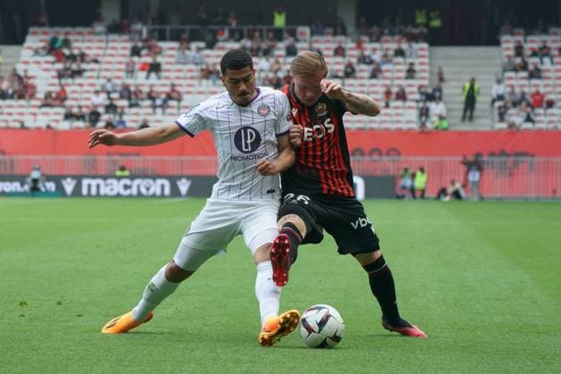 Gabriel Suazo (Toulouse) - Melvin Bard (OGC Nice) FOOTBALL : OGC Nice vs Toulouse - Ligue 1 Uber Eats - Nice - 21 05 2023 NorbertScanella Panoramic 