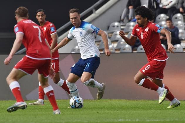 England v Tunisia - FIFA U20 World Cup LA PLATA, ARGENTINA - MAY 22: Captain VALE Harvey of England and captain OUAHABI Ghaith of Tunisia during a match between England and Tunisia at Estadio Unico de La Plata La Plata Buenos Aires Argentina  Copyright: xFedericoxPerettix originalFilename:peretti-englandv230522_npcqQ.jpg