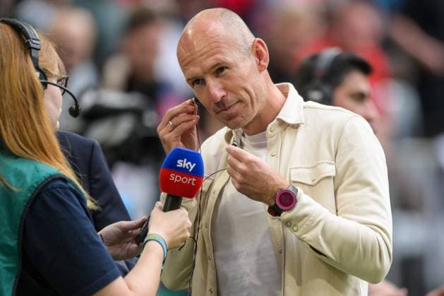 Soccer, 1 Bundesliga, 20230520, FC Bayern Munich Rasenballsport Leipzig In the picture Arjen ROBBEN preparation prepares before TV interview Munich Allianz Arena Bayern Germany Copyright: Passion2Press MarkusxFischerx