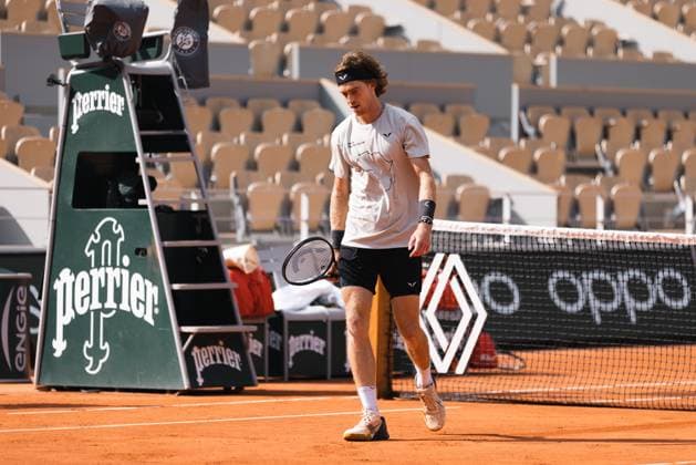TENNIS - ATP, Tennis Herren French Open 2023 PARIS,FRANCE,22.MAY.23 - TENNIS - ATP World Tour, French Open, Roland Garros, Grand Slam, practice. Image shows Andrey Rublev (RUS).  GEPAxpictures xFrancoisxAsal