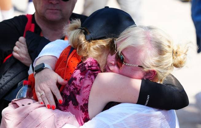 Mandatory Credit: Photo by Javier Garcia Shutterstock (13924795i) A tearful Francesca Jones is comforted by her mother Adele after pulling out of her second round Qualifying match with a shoulder injury French Open Tennis, Wednesday Qualifying and Previews, Roland Garros, Paris, France - 24 May 2023 French Open Tennis, Wednesday Qualifying and Previews, Roland Garros, Paris, France - 24 May 2023  Copyright: xJavierxGarcia Shutterstockx 13924795i