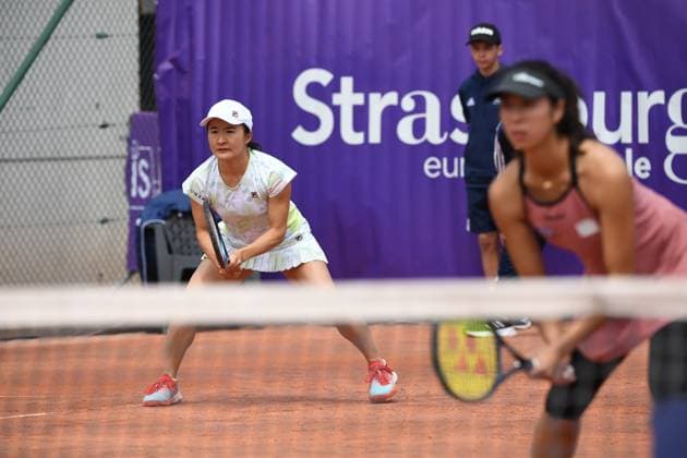 Tennis : Internationaux de Strasbourg 2023 - France - Shuko Aoyama - Ena Shibahara - Japon Tennis : Internationaux de Strasbourg 2023 - France - 24 05 23 ChrysleneCaillaud Panoramic 