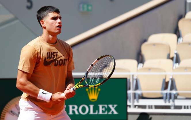 Mandatory Credit: Photo by Javier Garcia Shutterstock (13924802ba) Carlos Alcaraz practices on Philippe Chartier Court for the first time in the 2023 tournament French Open Tennis, Wednesday Qualifying and Previews, Roland Garros, Paris, France - 25 May 2023 French Open Tennis, Wednesday Qualifying and Previews, Roland Garros, Paris, France - 25 May 2023  Copyright: xJavierxGarcia Shutterstockx 13924802ba