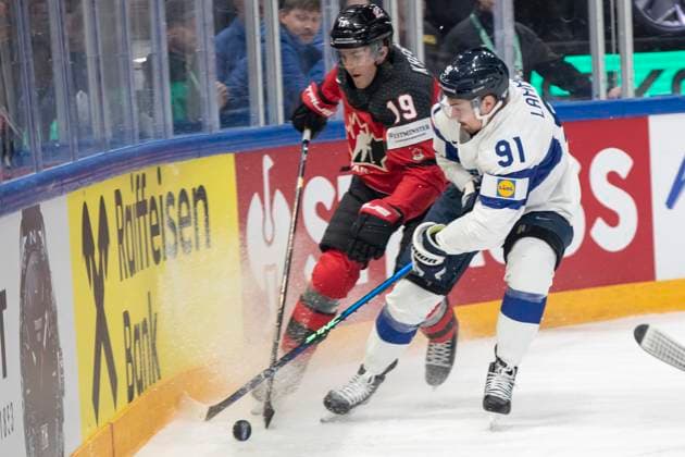Peyton Krebs 19, CAN and Juho Lammikko 91, FIN during the 2023 IIHF Ice hockey, Eishockey World Championship, WM, Weltmeisterschaft Group A match between Canada and Finland at the Nokia Arena on 25. May 2023 in Tampere, Finland. (Tomi Hänninen Newspix24)  Copyright: xTomixHänninenx np24251857954