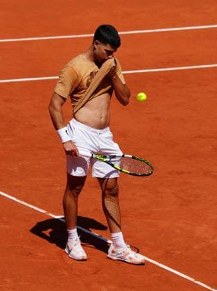 Mandatory Credit: Photo by Javier Garcia Shutterstock (13924802dg) Carlos Alcaraz practices French Open Tennis, Wednesday Qualifying and Previews, Roland Garros, Paris, France - 25 May 2023 French Open Tennis, Wednesday Qualifying and Previews, Roland Garros, Paris, France - 25 May 2023  Copyright: xJavierxGarcia Shutterstockx 13924802dg