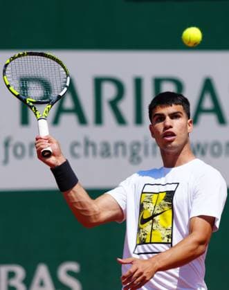 Mandatory Credit: Photo by Javier Garcia Shutterstock (13925663bh) Carlos Alcaraz practices French Open Tennis, Friday Qualifying and Previews, Roland Garros, Paris, France - 26 May 2023 French Open Tennis, Friday Qualifying and Previews, Roland Garros, Paris, France - 26 May 2023  Copyright: xJavierxGarcia Shutterstockx 13925663bh