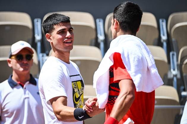 May 26, 2023, Paris, France, France: Novak DJOKOVIC of Serbia and Carlos ALCARAZ of Spain during a training session of Roland-Garros 2023, French Open 2023, Grand Slam tennis tournament at the Roland-Garros Stadium on May 26, 2023 in Paris, France. Paris France - ZUMAm308 20230526_zsp_m308_013 Copyright: xMatthieuxMirvillex