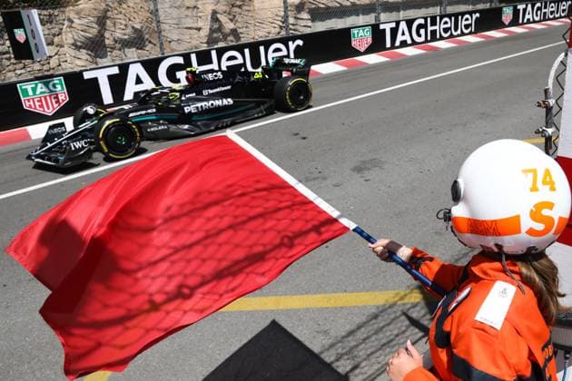 F1 Grand Prix Of Monaco Practice 1 Lewis Hamilton of Mercedes and a steward waving a red flag during first practice ahead of the Formula 1 Grand Prix of Monaco at Circuit de Monaco in Monaco on May 26, 2023. Monaco Monaco  Copyright: xJakubxPorzyckix originalFilename:porzycki-f1grandp230526_npujK.jpg