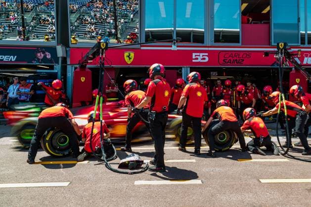 Carlos Sainz Scuderia Ferrari pit stop , Monaco Grand Prix, Motorsport, Formula 1, 2023 season, 26 05 2023 Monaco Grand Prix, Motorsport, Formula 1, 2023 season, 26 05 2023 Copyright: xEibner-Pressefoto AlexanderxNeisx EP_ANS