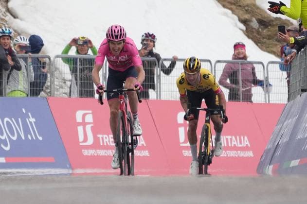 Sport Themen der Woche KW21 Sport Bilder des Tages Foto Gian Mattia D Alberto LaPresse 26 Maggio 2023 - Longarone, Italia - - Ciclismo - Giro d™Italia 2023 - Edizione 106 - Tappa 19 - da Longarone alle Tre Cime di Lavaredo Nella foto: ROGLIÄa PrimoÅ¾ (SLO) JUMBO-VISMA(NED), THOMAS Geraint (GBR)INEOS GRENADIERS, Maglia Rosa May 26, 2023 Longarone, Italy - Sport - Cycling - Giro d™Italia 2023 - 106th Edition - Stage 19 - From Longarone to Tre Cime di Lavaredo In the pic: ROGLIÄa PrimoÅ¾ (SLO) JUMBO-VISMA(NED), THOMAS Geraint (GBR)INEOS GRENADIERS, Pink Jersey  Copyright: xGianxMattiaxD Alberto LaPressex
