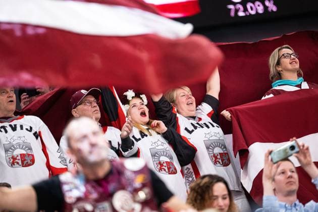 230527 Fans of Latvia celebrate during the 2023 IIHF Ice Hockey World Championship semifinal game between Canada and Latvia on May 27, 2023 in Tampere Photo Joel Marklund BILDBYRAN kod JM JM JM0485 bbeng ishockey ice hockey ishockey vm 2023 ishockey vm vm vm 2023 iihf ice hockey world championship semifinal semi final kanada canada latvia lettland jubel  Copyright: JOELxMARKLUND BB230527JM019