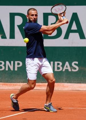 Mandatory Credit: Photo by Javier Garcia Shutterstock (13925673au) Dan Evans practices French Open Tennis, Saturday Qualifying and Previews, Roland Garros, Paris, France - 27 May 2023 French Open Tennis, Saturday Qualifying and Previews, Roland Garros, Paris, France - 27 May 2023  Copyright: xJavierxGarcia Shutterstockx 13925673au