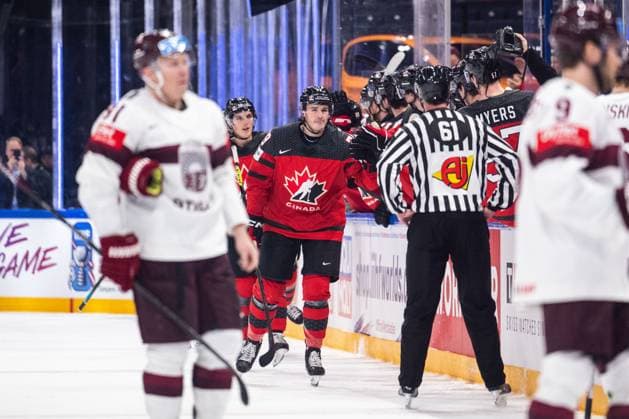 230527 Samuel Blais of Canada celebrates with team mates after 1 1 during the 2023 IIHF Ice Hockey World Championship semifinal game between Canada and Latvia on May 27, 2023 in Tampere Photo Joel Marklund BILDBYRAN kod JM JM0485 bbeng ishockey ice hockey ice hockey ishockey vm 2023 ishockey vm vm vm 2023 iihf ice hockey world championship semifinal semi final kanada canada latvia lettland jubel  Copyright: JOELxMARKLUND BB230527JM029