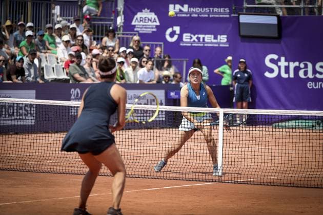 Finale du double fÃ minin. Internationaux de Strasbourg 2023 YIFAN XU (CHN) ZHAOXUAN YANG (CHN) DESIRAE KRAWCZYK (USA) GIULIANA OLMOS (MEX) Tennis : Internationaux de Strasbourg 2023 - France - 27 05 23 ElyxandroCegarra Panoramic 