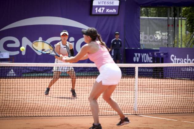 Finale du double fÃ minin. Internationaux de Strasbourg 2023 YIFAN XU (CHN) ZHAOXUAN YANG (CHN) DESIRAE KRAWCZYK (USA) GIULIANA OLMOS (MEX) Tennis : Internationaux de Strasbourg 2023 - France - 27 05 23 ElyxandroCegarra Panoramic 