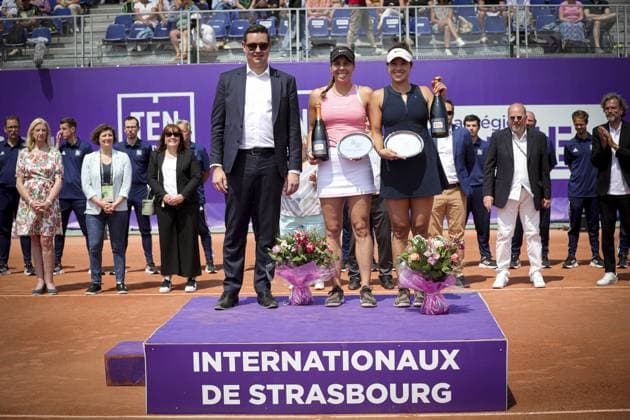 Finale du double fÃ minin. Internationaux de Strasbourg 2023 YIFAN XU (CHN) ZHAOXUAN YANG (CHN) DESIRAE KRAWCZYK (USA) GIULIANA OLMOS (MEX) Tennis : Internationaux de Strasbourg 2023 - France - 27 05 23 ElyxandroCegarra Panoramic 