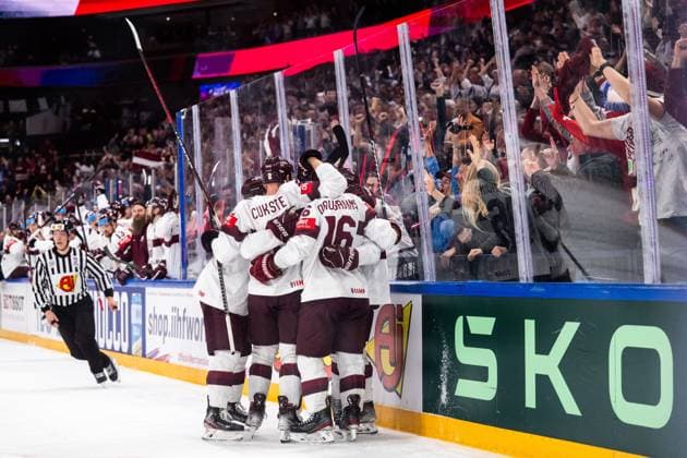 230527 Rudolfs Balcers of Latvia celebrates with team mates after 1 2 during the 2023 IIHF Ice Hockey World Championship semifinal game between Canada and Latvia on May 27, 2023 in Tampere Photo Joel Marklund BILDBYRAN kod JM JM0485 bbeng ishockey ice hockey ishockey vm 2023 ishockey vm vm vm 2023 iihf ice hockey world championship semifinal semi final canada canada latvia lettland jubel  Copyright: JOELxMARKLUND BB230527JM035