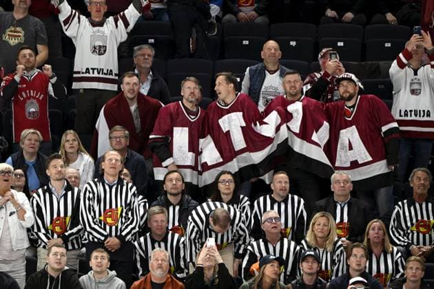 Spectators observe the 2023 IIHF Ice hockey, Eishockey World Championships semifinal match between Canada and Latvia in Tampere on May 27, 2023. Tampere Finland LKFTJK20230527154706CXDU  Copyright: xJussixNukarix LKFTJK20230527154706CXDU